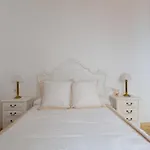 Central Apartment With Two Bedrooms And A Patio