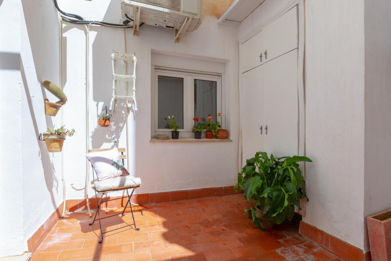Appartement With Two Bedrooms And A Patio *